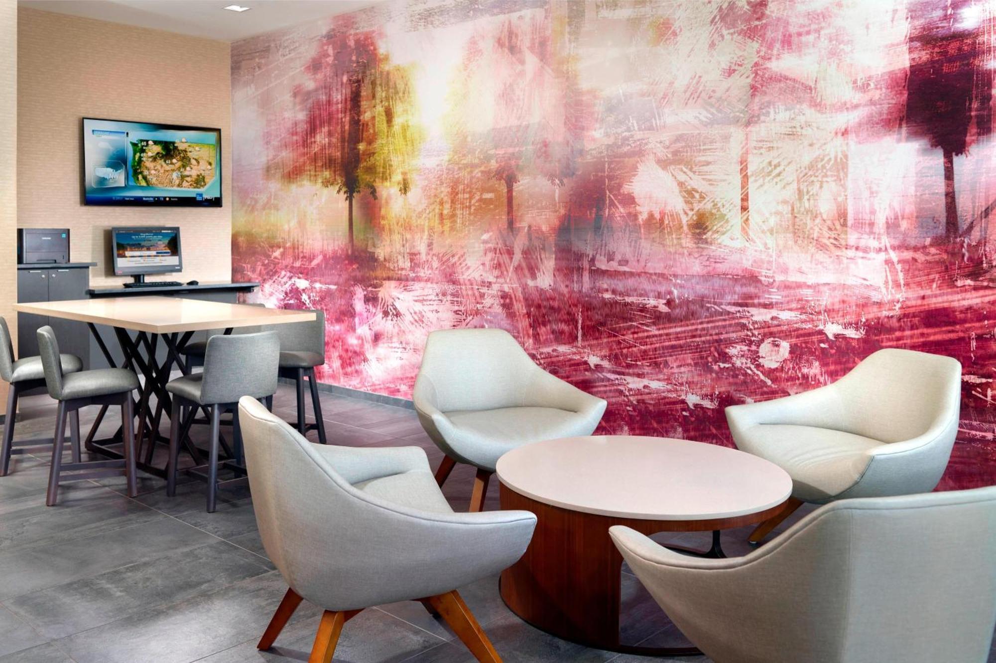 Courtyard By Marriott Lagrange Hotel Luaran gambar